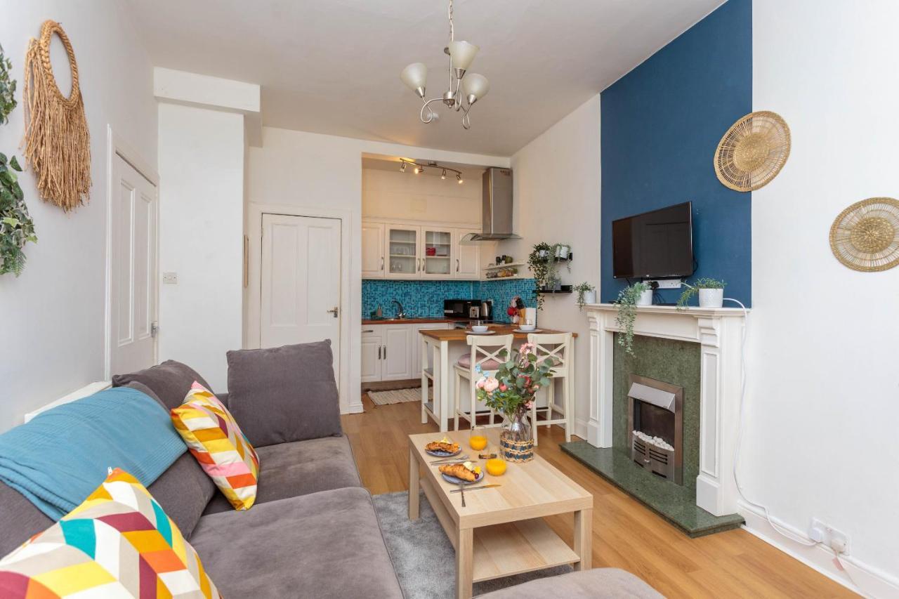 Warm 1bed Flat Leith Walk *