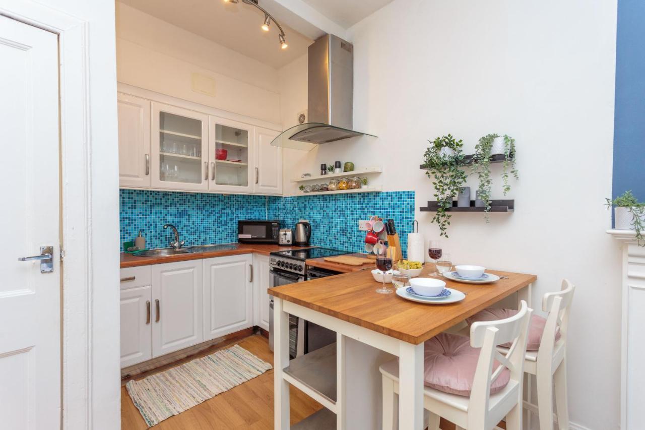 Warm 1bed Flat Leith Walk *