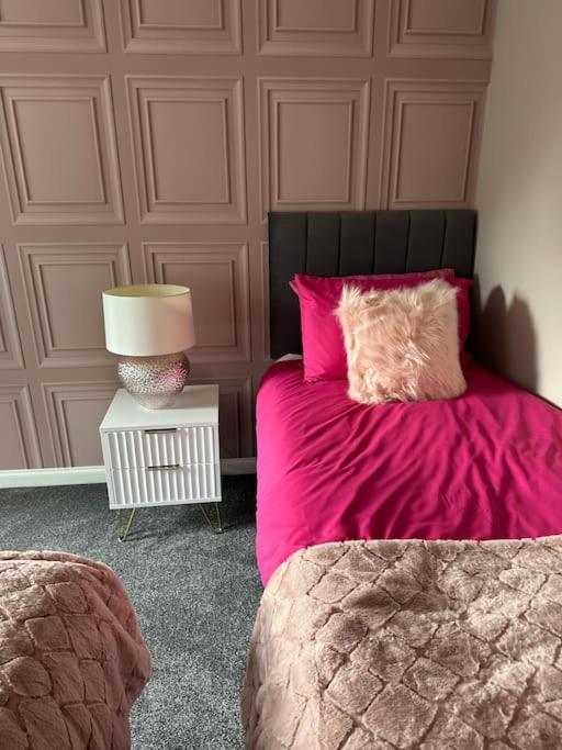 Cameron Coach House Modern In Murrayfield Edinburgh