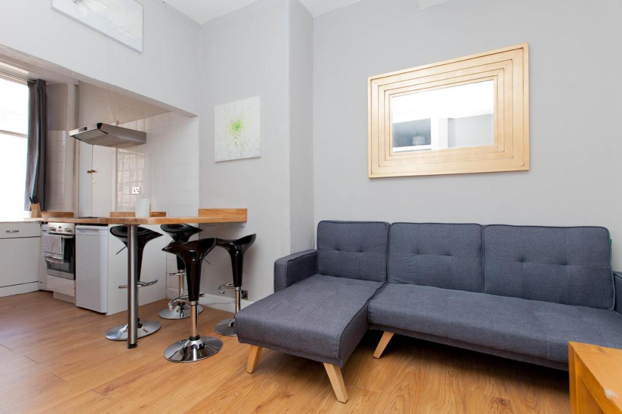 Bright & Homely City Centre Near Holyrood Edinburgh