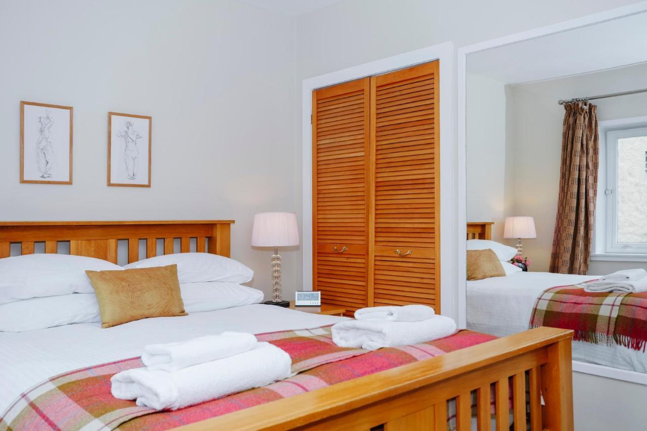 2-bedroom Old Town Apartment Edinburgh