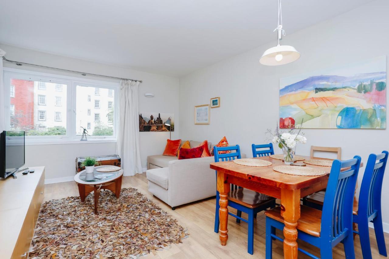 2-bedroom Old Town Apartment Edinburgh