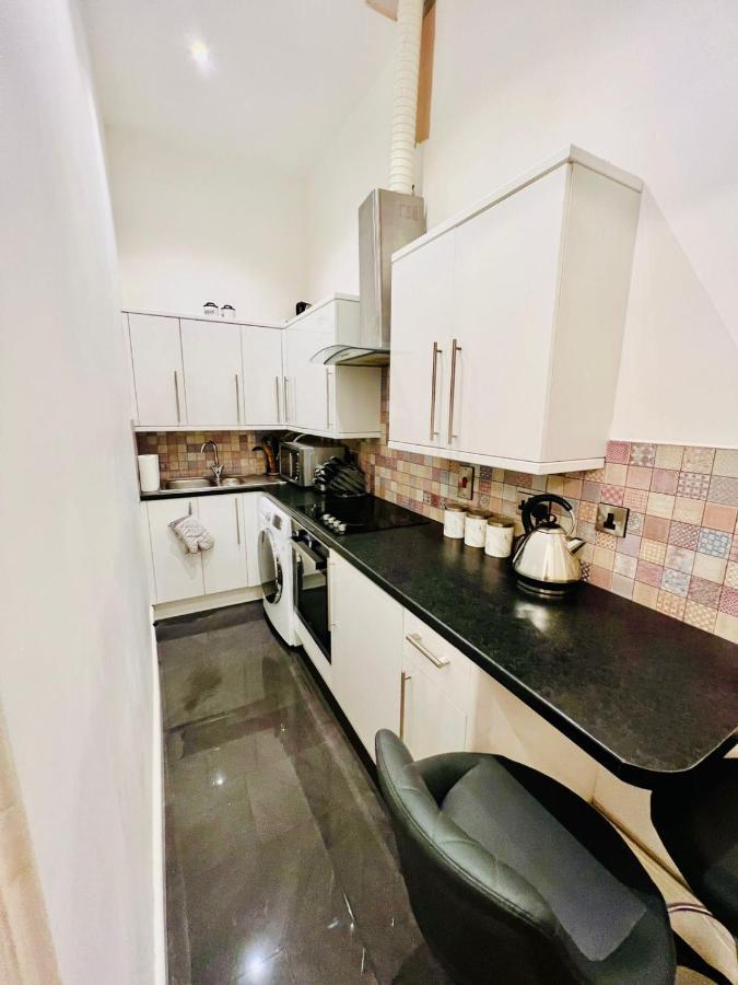 Stylish 1bhk Heart Of The * EDI
