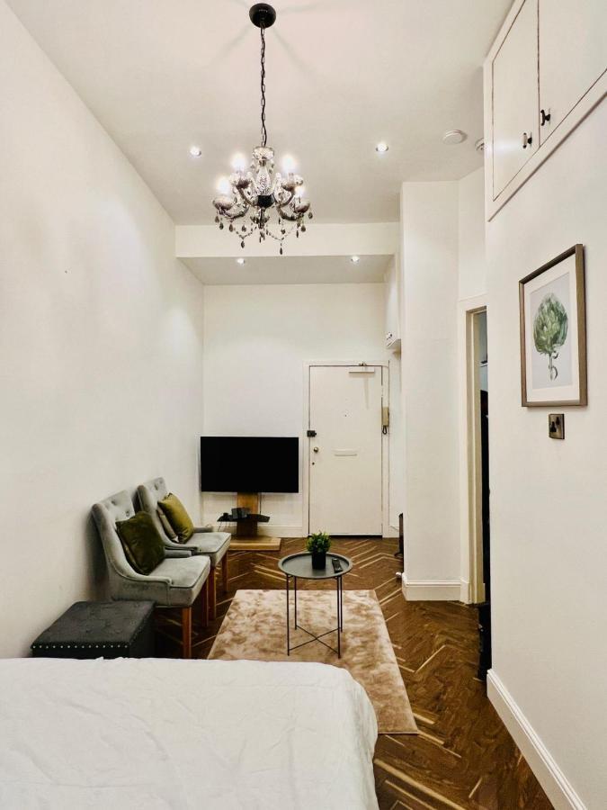Stylish 1bhk Heart Of The Apartment *