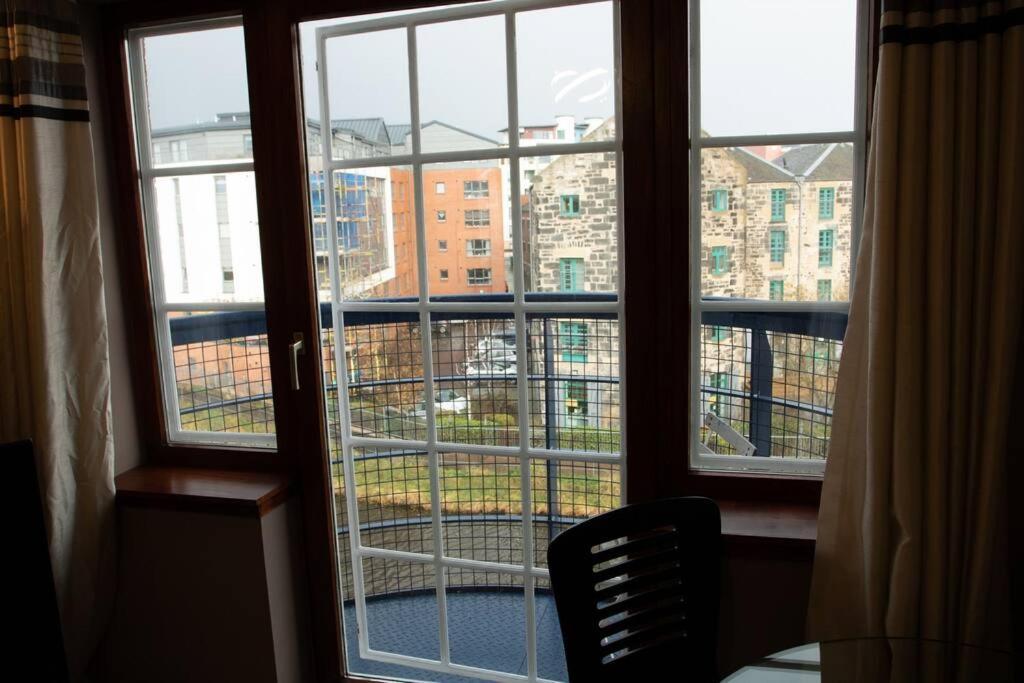 My Waterfront Apartment, Views Over Water Of Leith