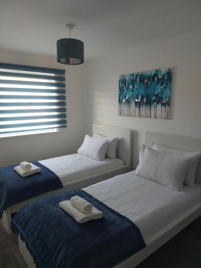 Holiday home Beautiful 4-bedroom House With Private Garden & Parking