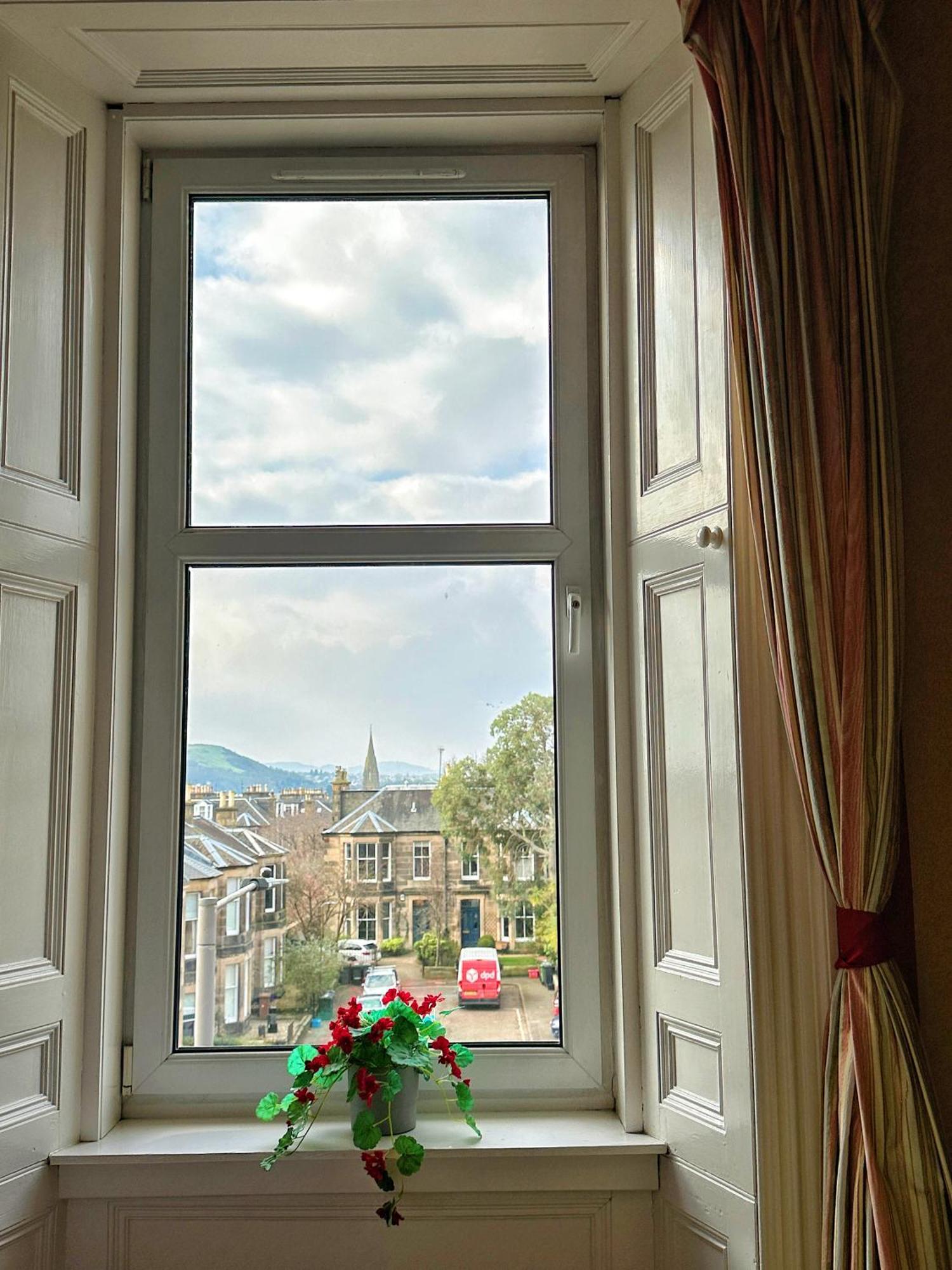 Rosehall Guest house 3*