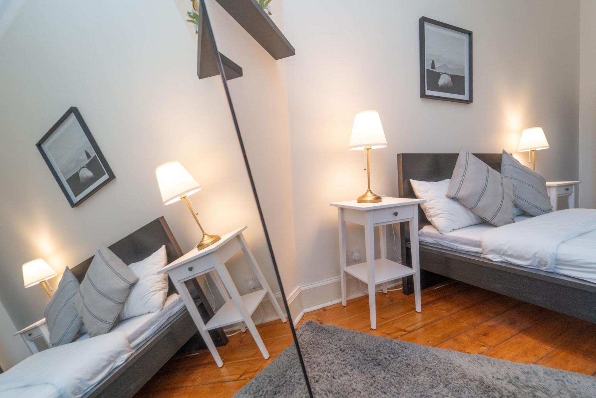 Apartment Large Corner EDI
