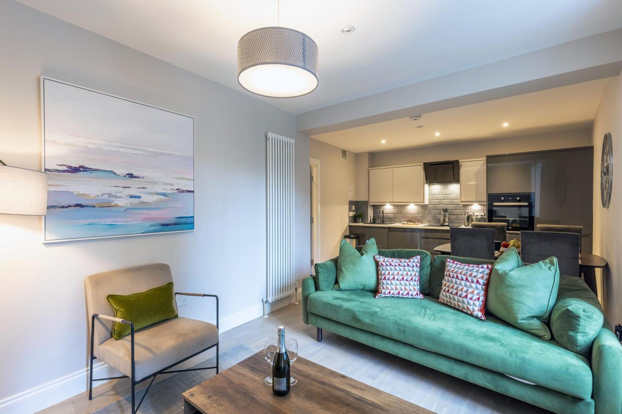 Dragon - Centre 2 Bed * EDI