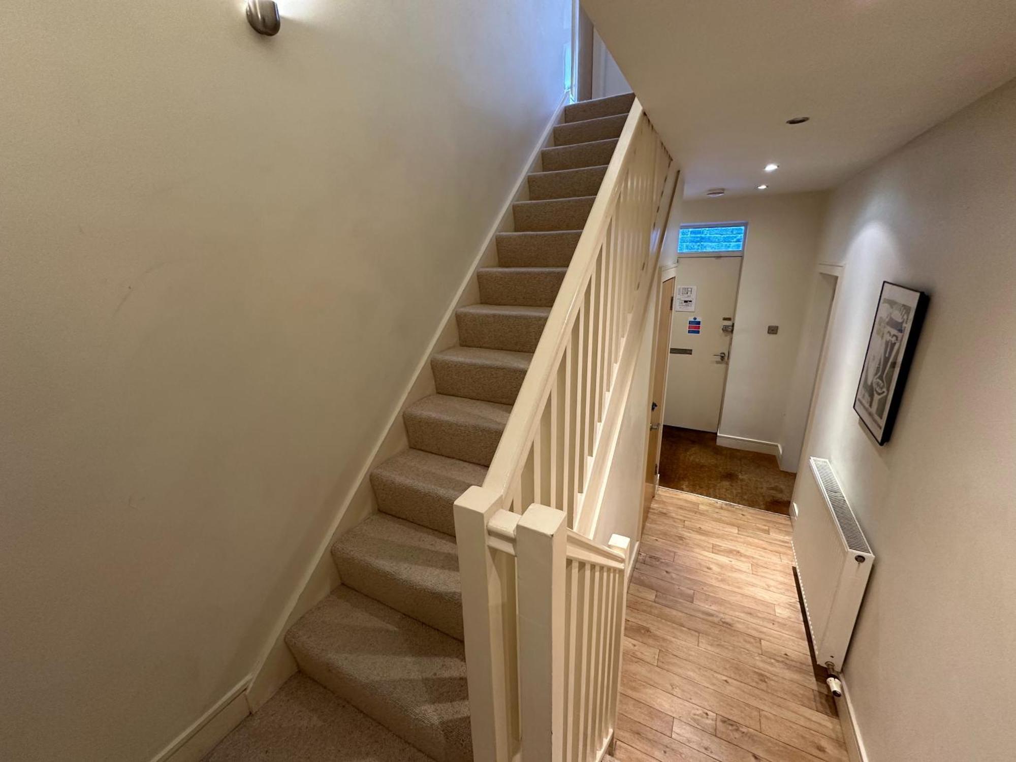 Thistle Lane Apartment *