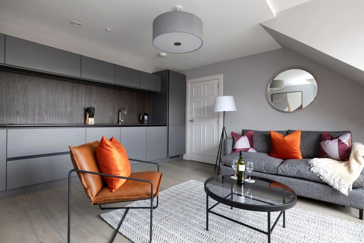 Dragon - Centre Castle View 1 Bed Apartment EDI
