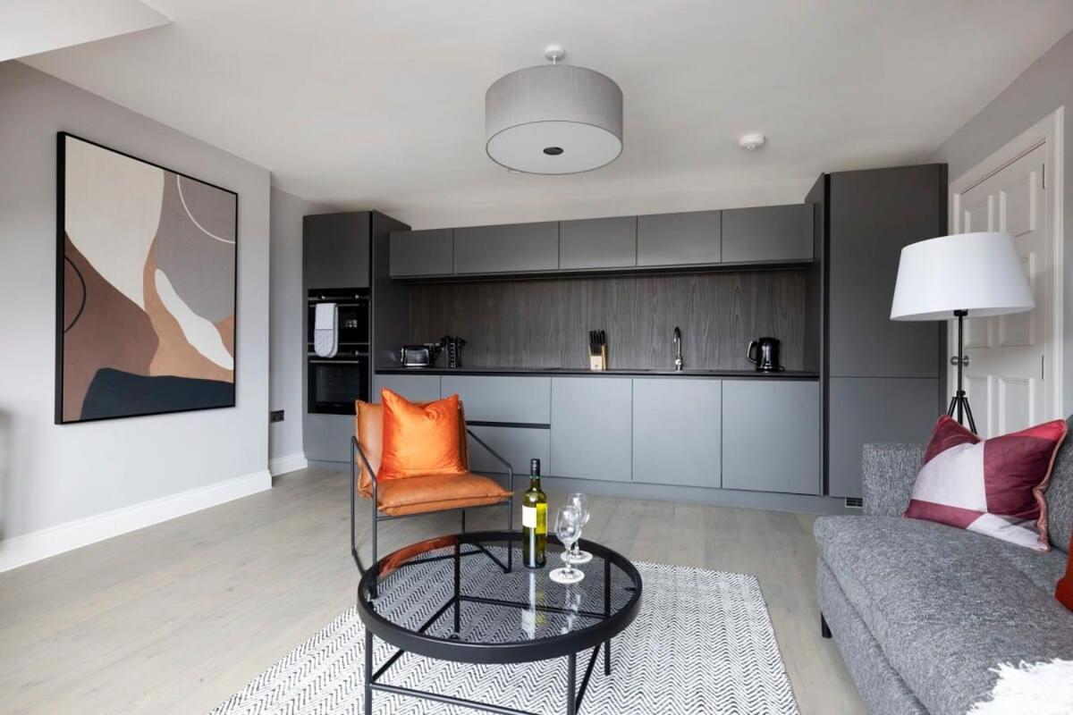 Dragon - Centre Castle View 1 Bed Apartment