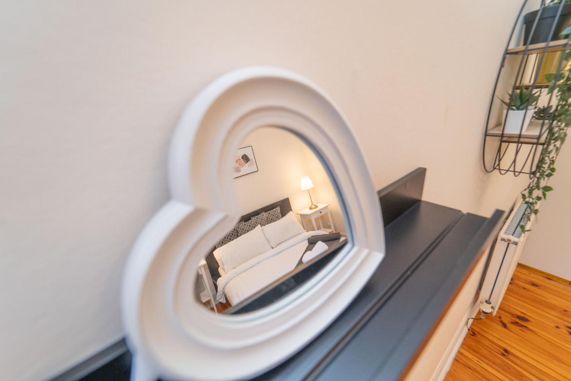 Large Corner Apartment EDI