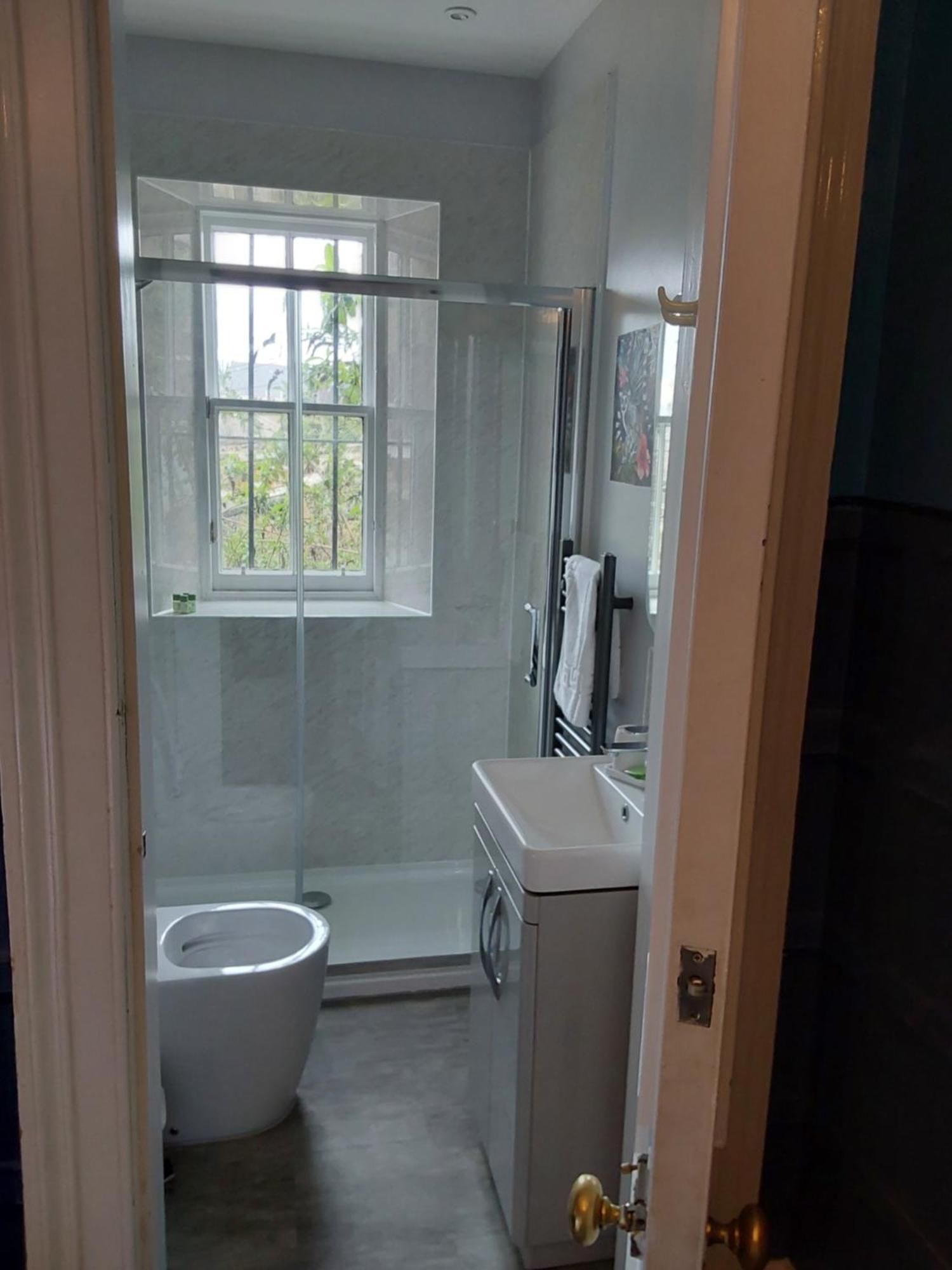 East Claremont Guest house