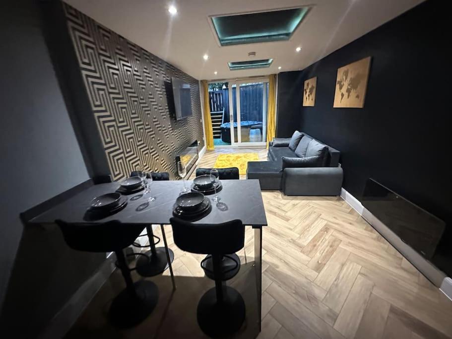 Murrayfield Stadium Basement - 3 Bed 3 Bath Edinburgh