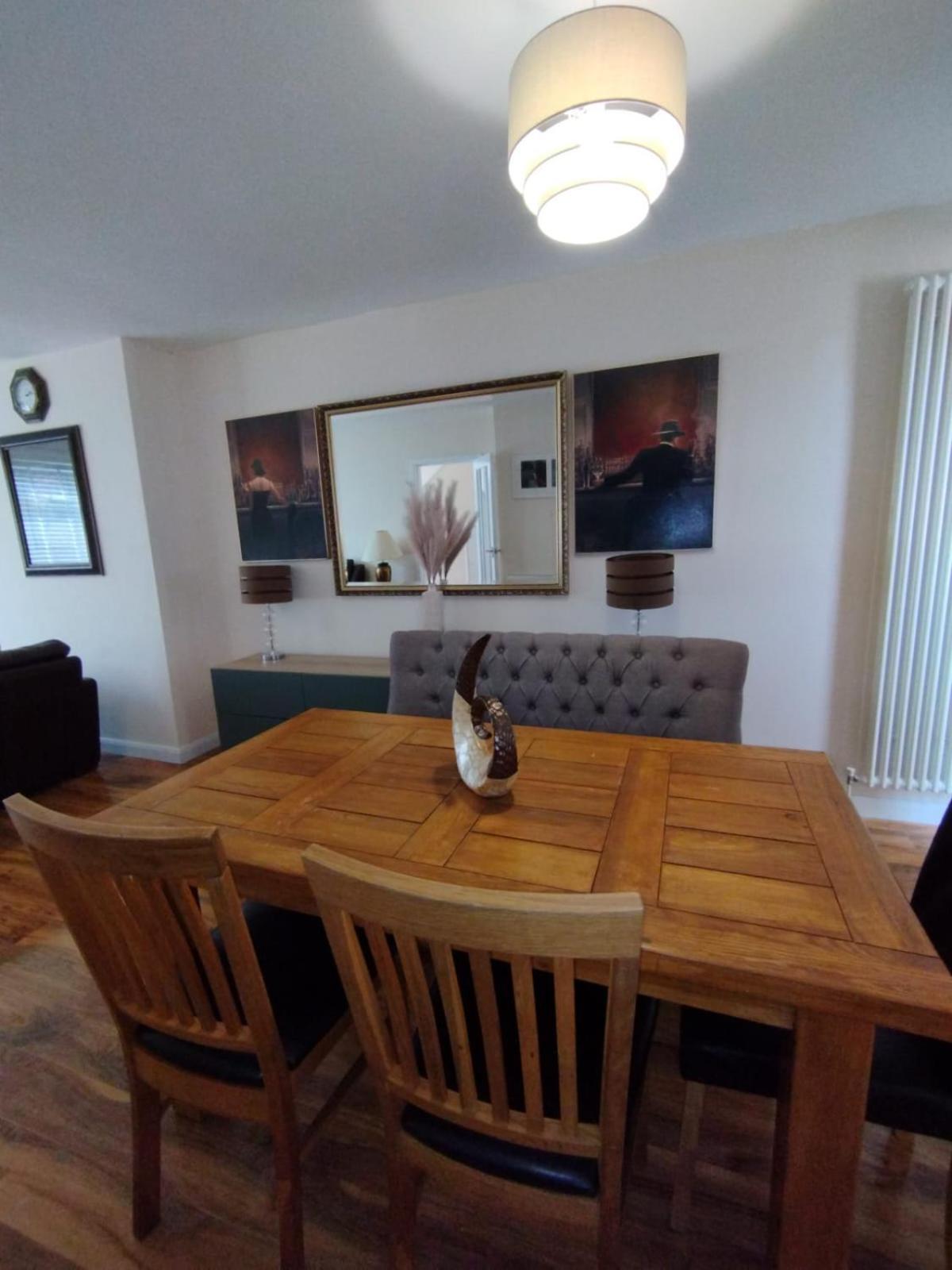 3 Bed House In - Private Parking Villa Edinburgh