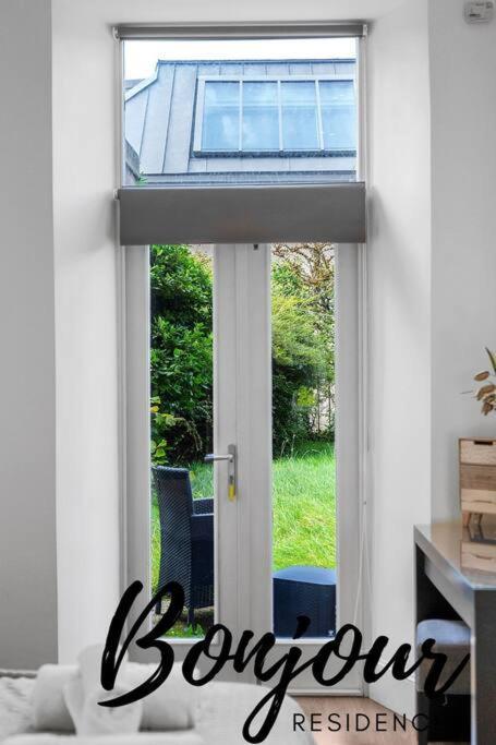Clichy Ground Floor 1br-1 Ba, Shared Garden Access By Bonjour Residences Apartment