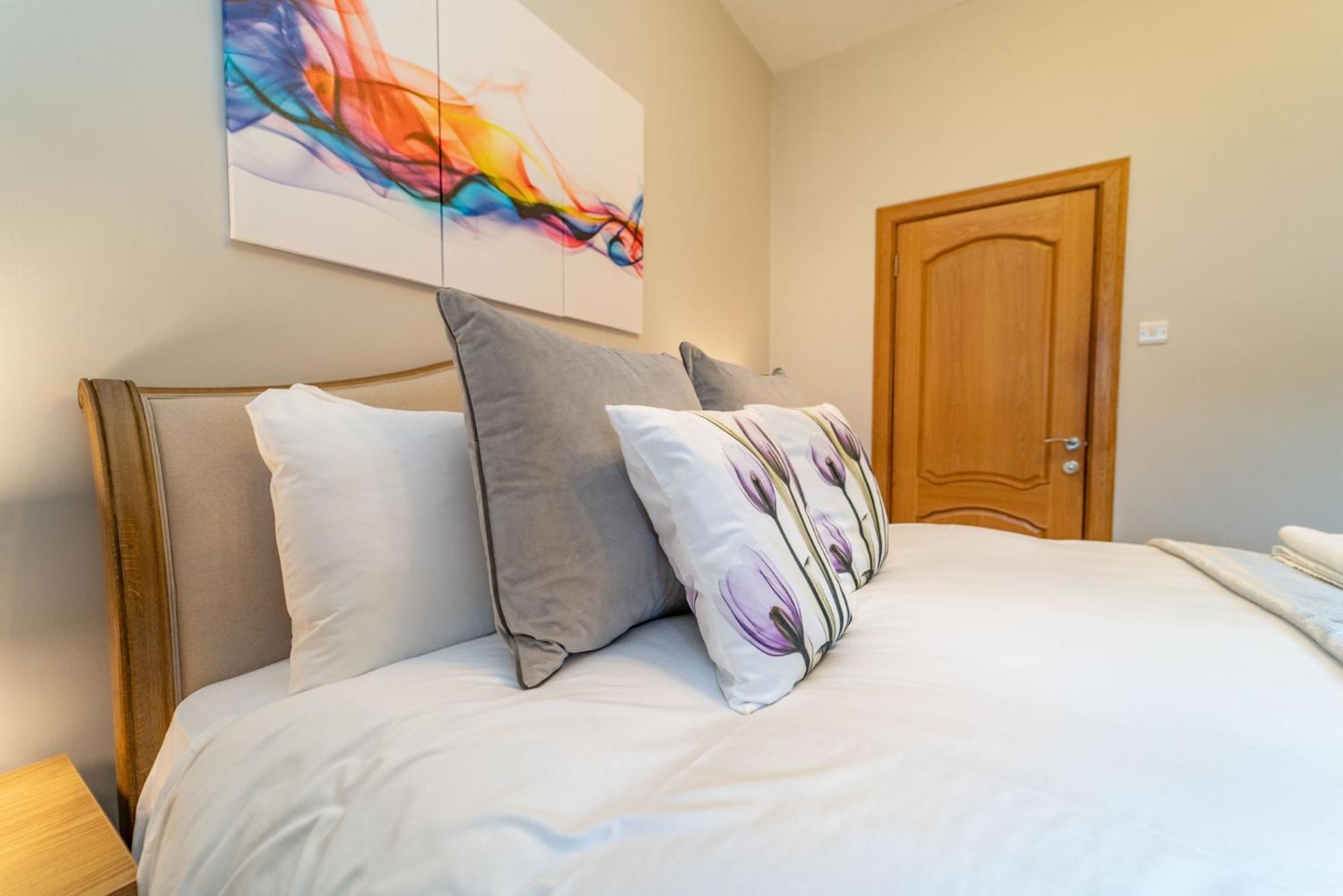 Spacious 3 Bed Townhouse With Parking Edinburgh