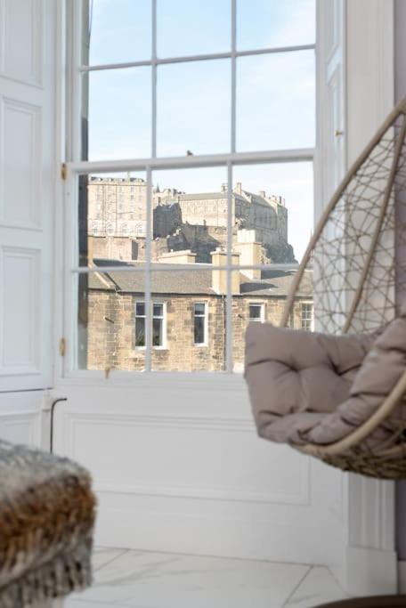 Apartment Spacious Modern Centre Castle Views *