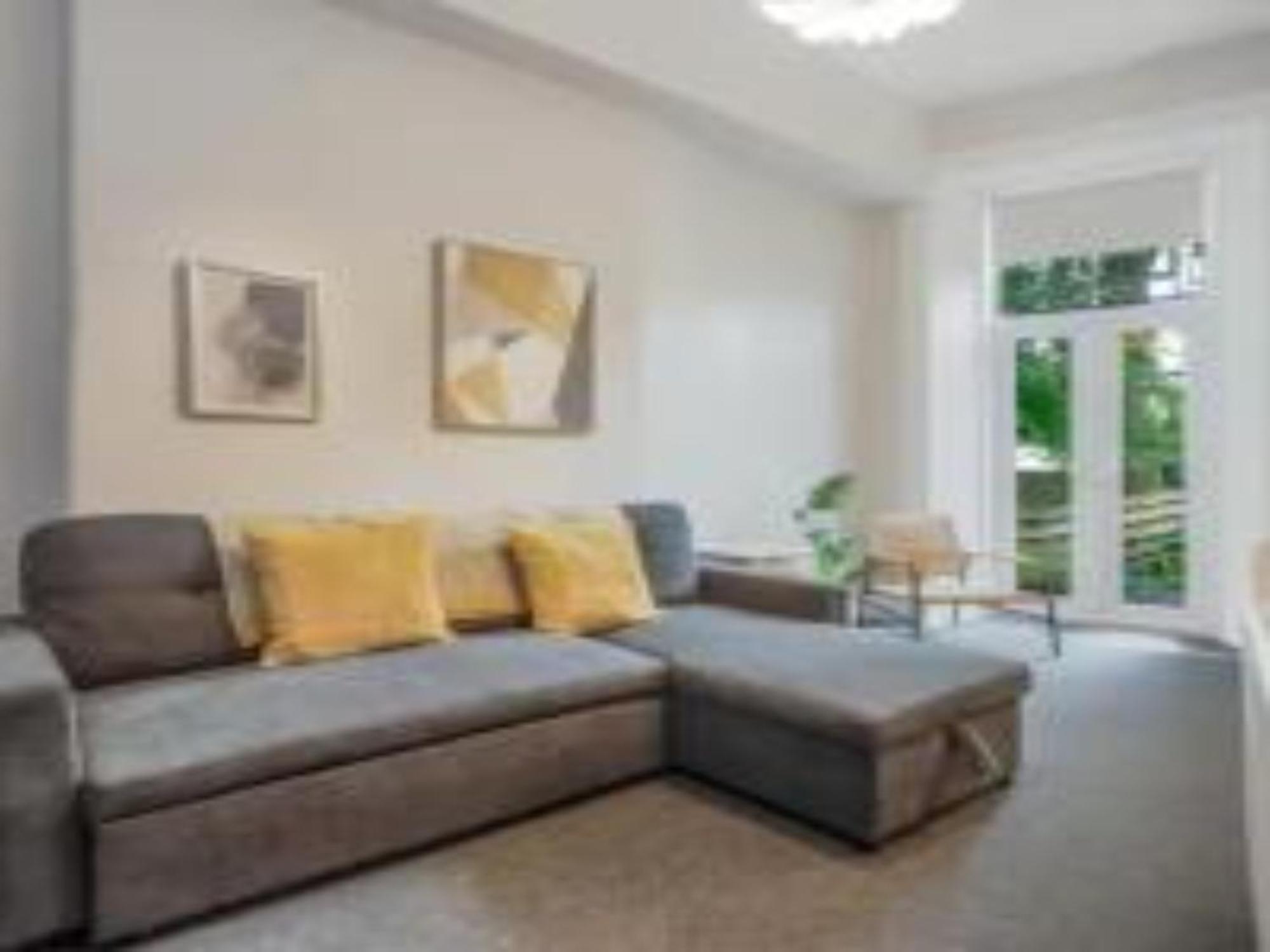 Apartment Pass The Keys Main Door 3 Bed With Free Parking