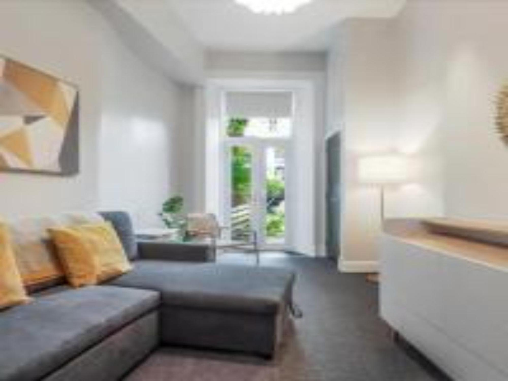 Pass The Keys Main Door 3 Bed With Free Parking Apartment Edinburgh