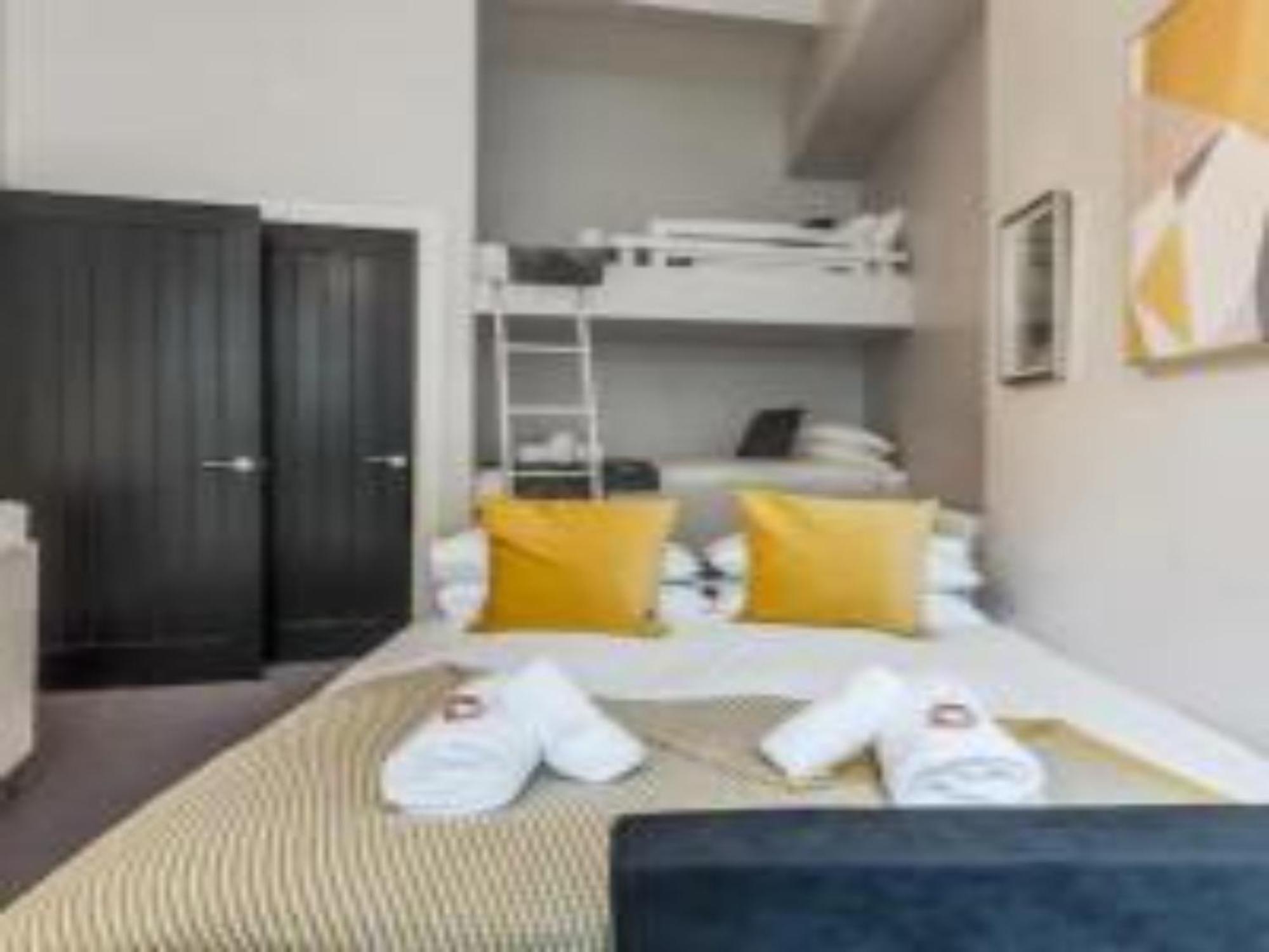 Pass The Keys Main Door 3 Bed With Free Parking * Edinburgh