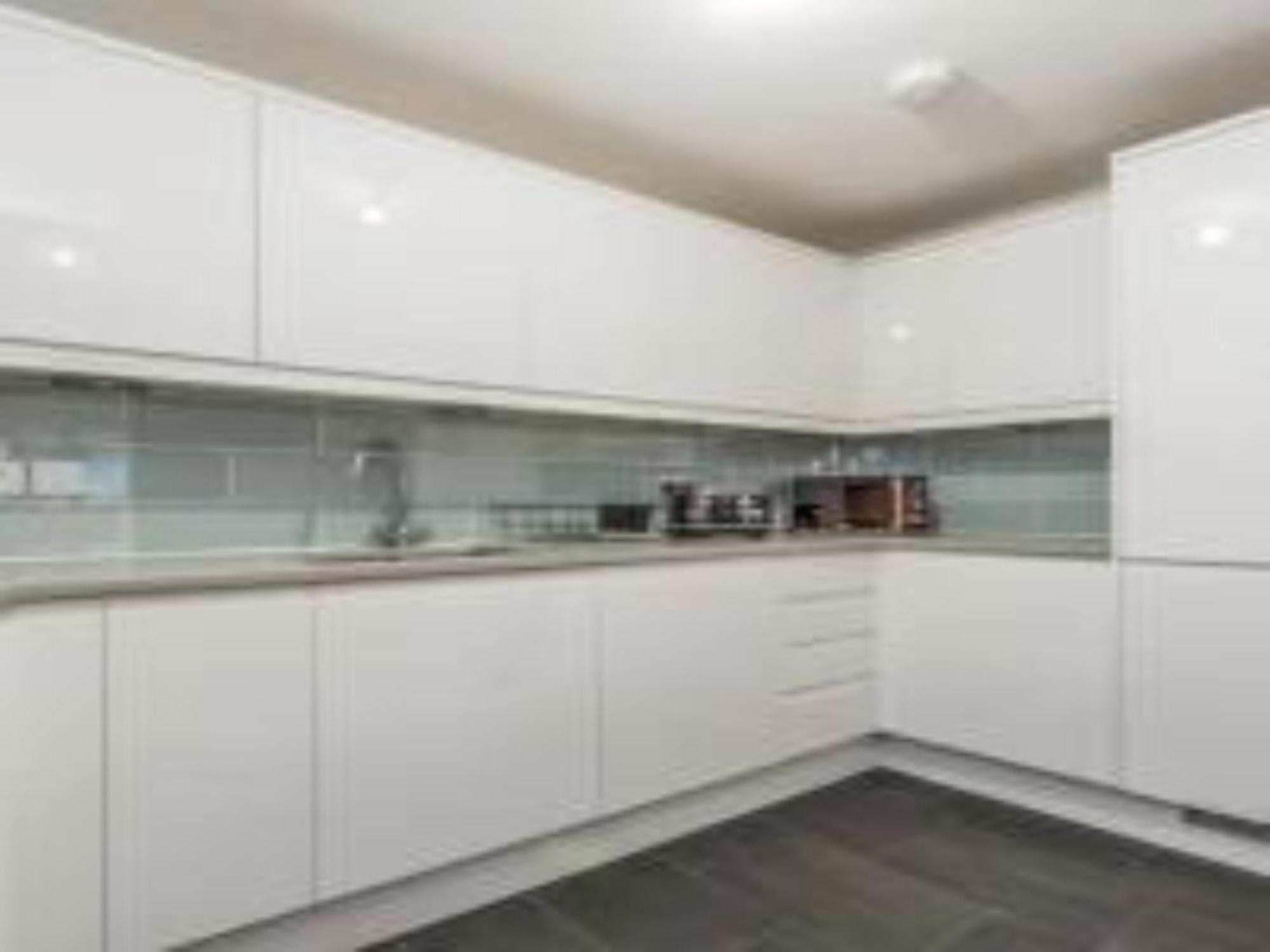 Apartment Pass The Keys Main Door 3 Bed With Free Parking *