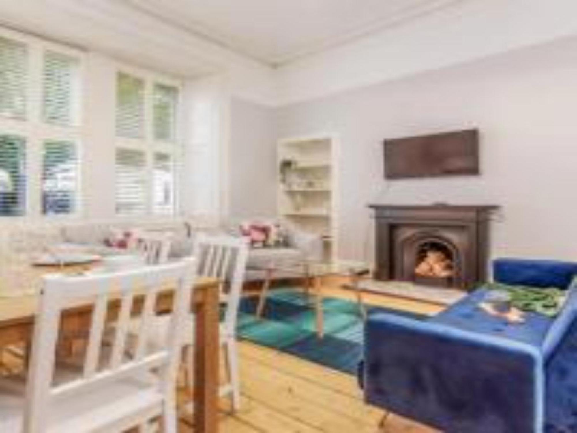 Apartment Pass The Keys Main Door 3 Bed With Free Parking Edinburgh
