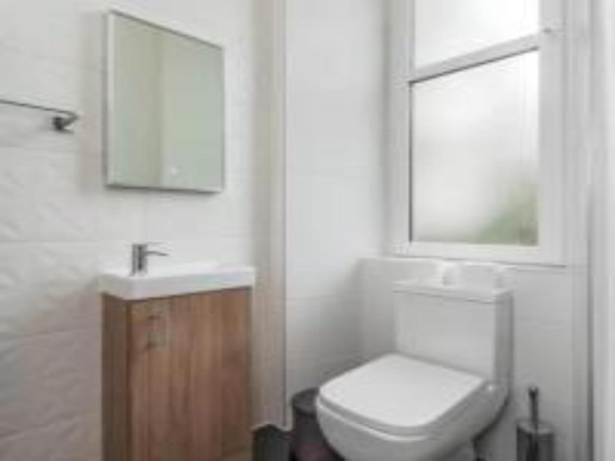 Apartment Pass The Keys Main Door 3 Bed With Free Parking