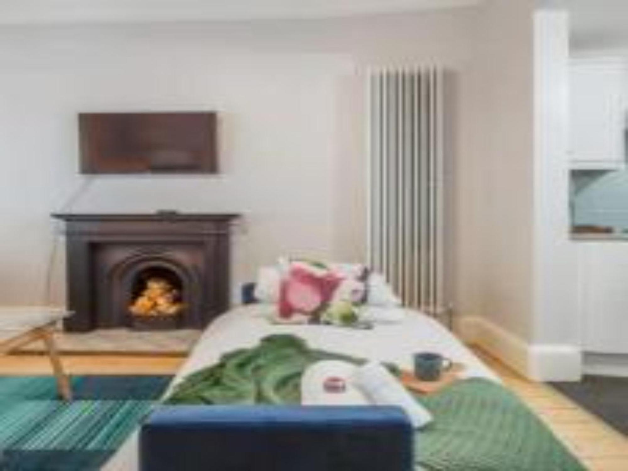Pass The Keys Main Door 3 Bed With Free Parking Apartment Edinburgh