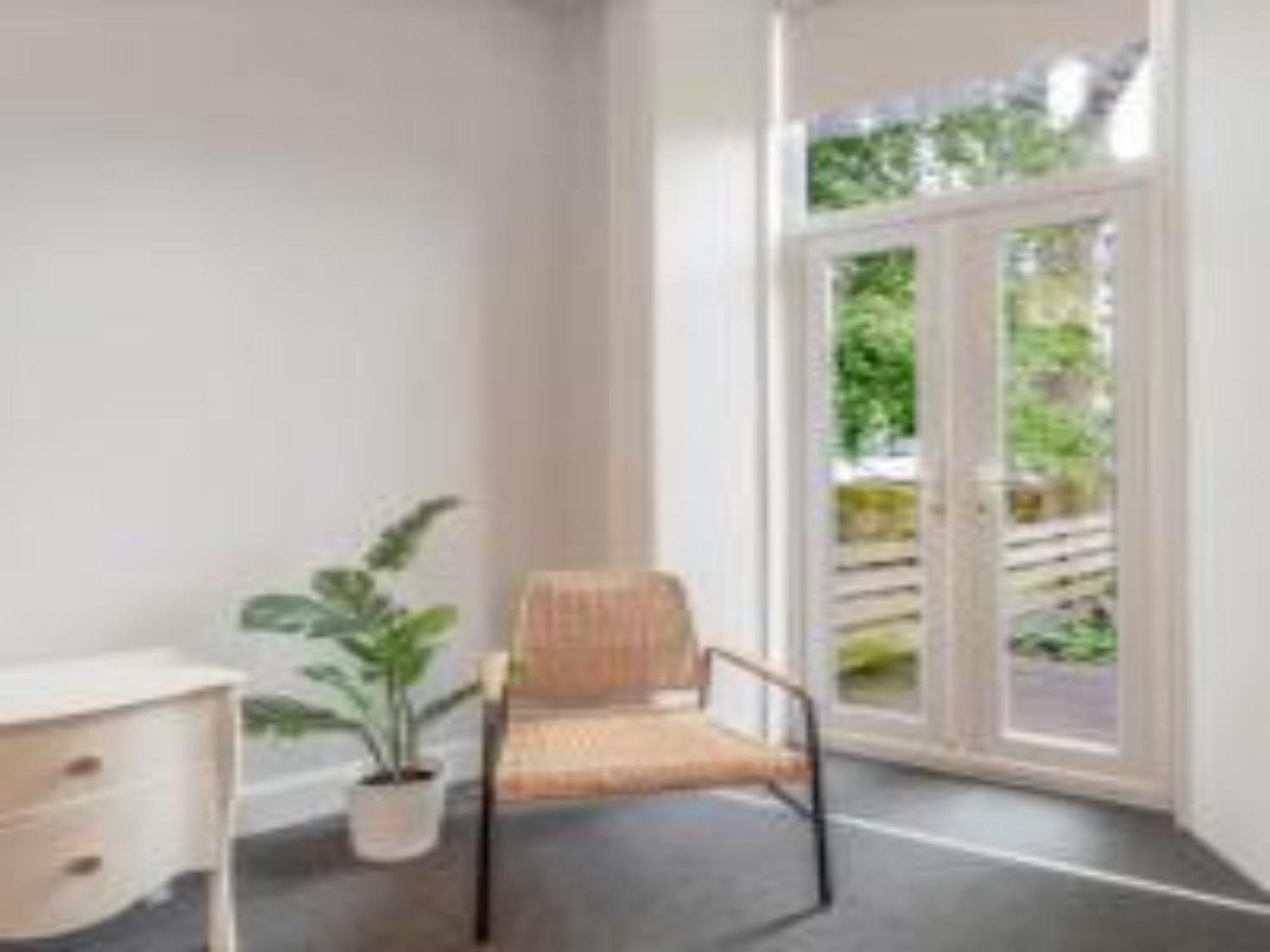 Pass The Keys Main Door 3 Bed With Free Parking