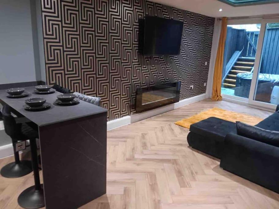 Murrayfield Stadium Basement - 3 Bed 3 Bath