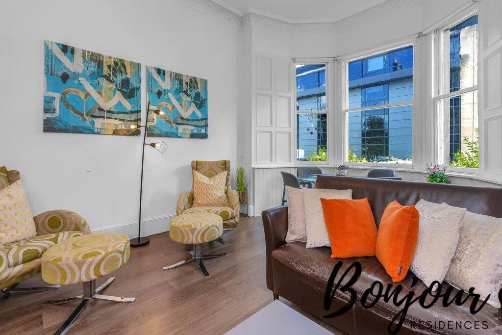 Apartment Clichy Ground Floor 1br-1 Ba, Shared Garden Access By Bonjour Residences