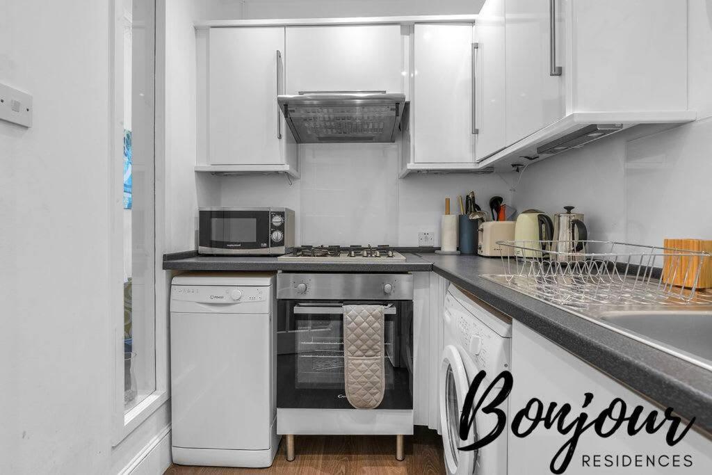 Clichy Ground Floor 1br-1 Ba, Shared Garden Access By Bonjour Residences Edinburgh