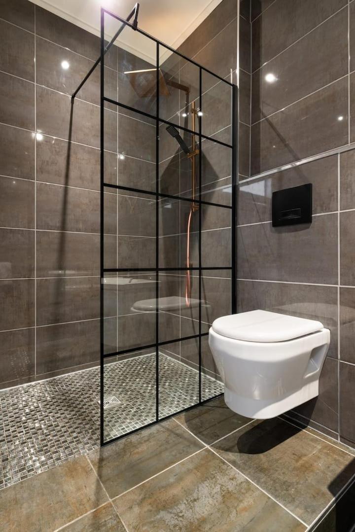 Apartment Spacious Modern Centre Castle Views Edinburgh