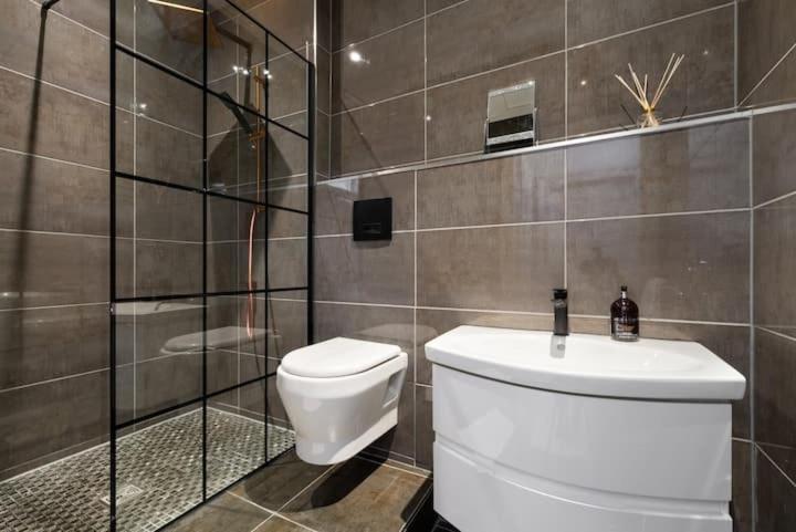 Apartment Spacious Modern Centre Castle Views