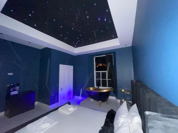 Spacious Modern Centre Castle Views * Edinburgh
