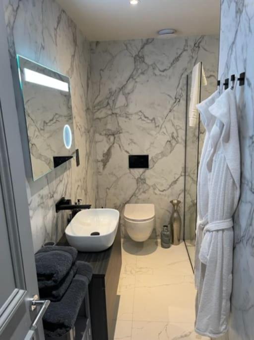 Complete Centre Comfort Apartment Edinburgh