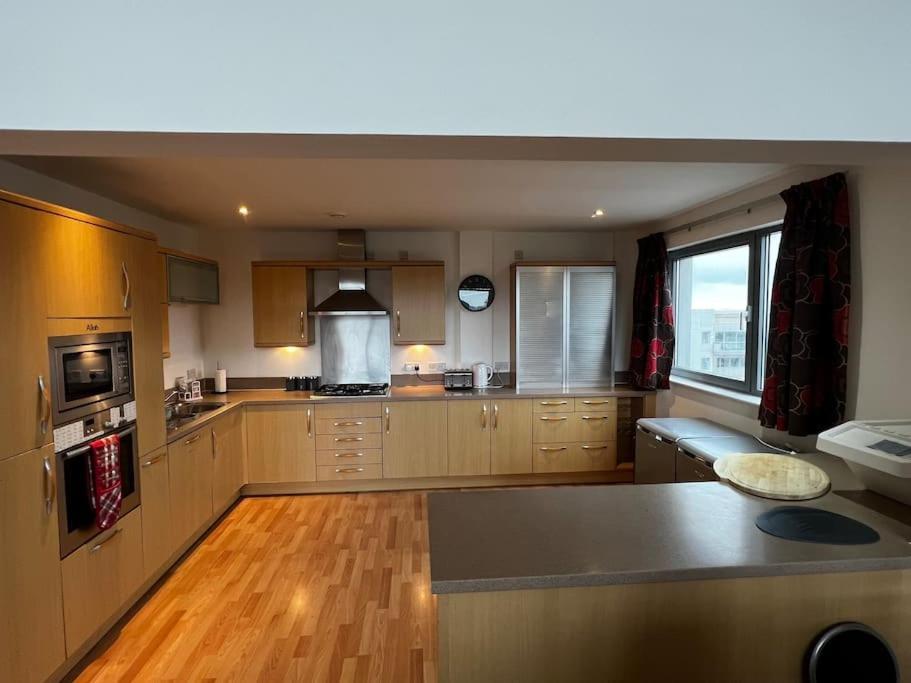 Spacious Penthouse Apartment *
