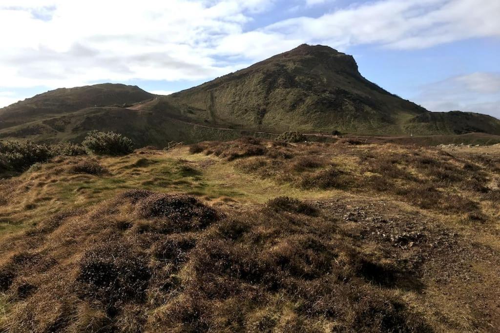 Apartment Holyrood Park: Lush & Arty 2 Double Bed Flat