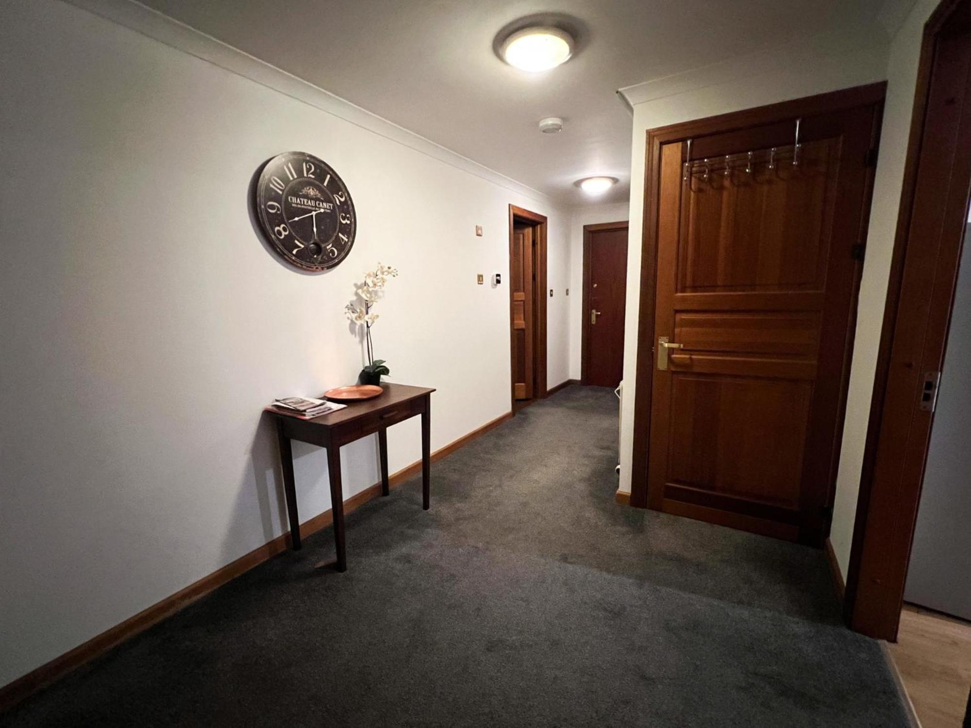 2br Flat Historic Centre Sleeps 5 *