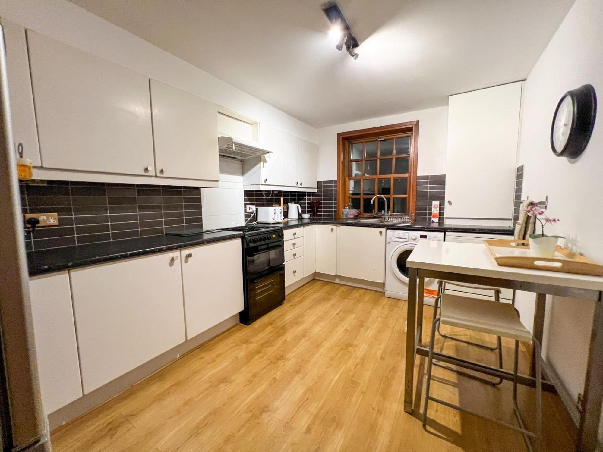 2br Flat Historic Centre Sleeps 5 Edinburgh