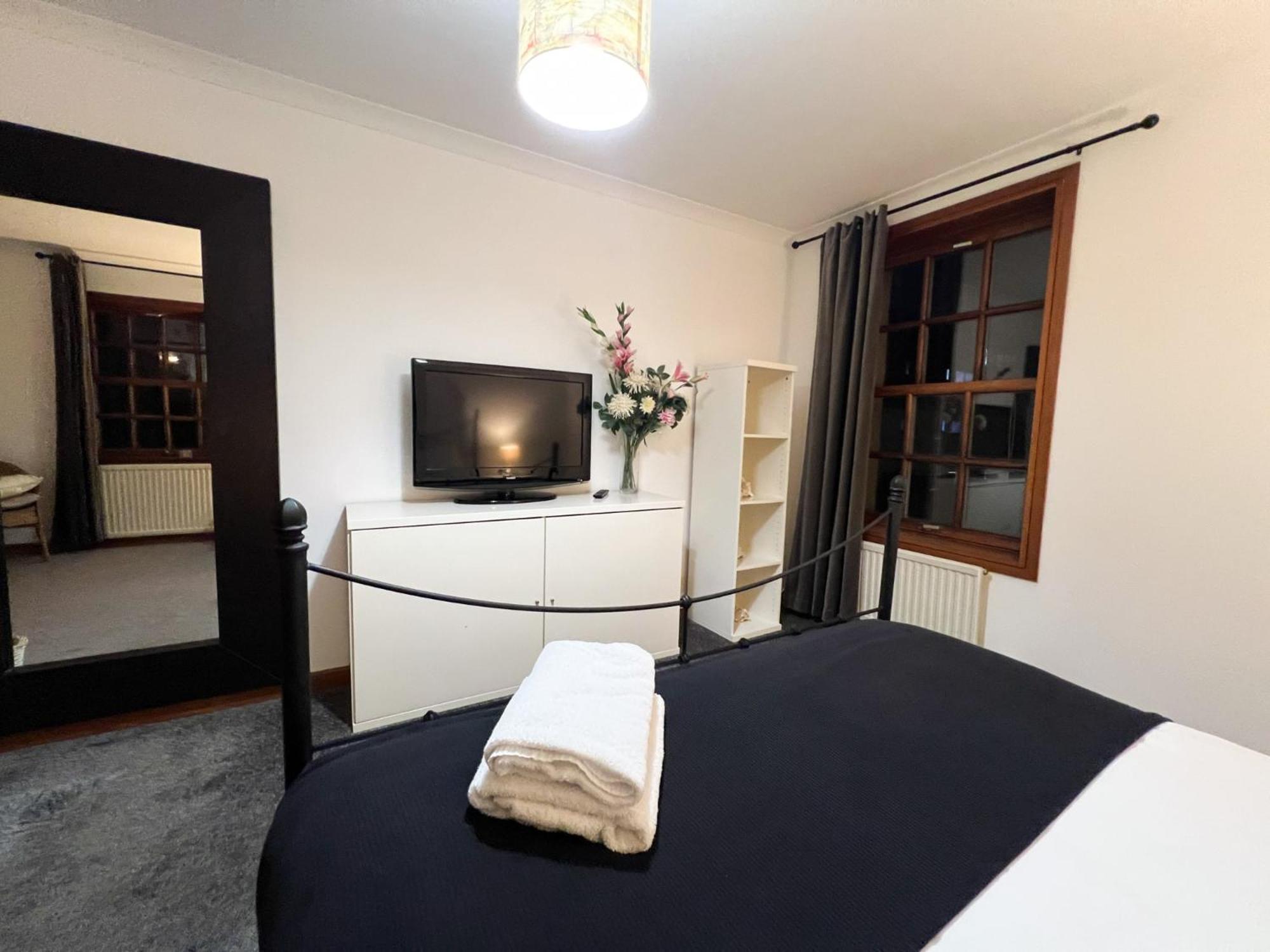 2br Flat Historic Centre Sleeps 5 * Edinburgh
