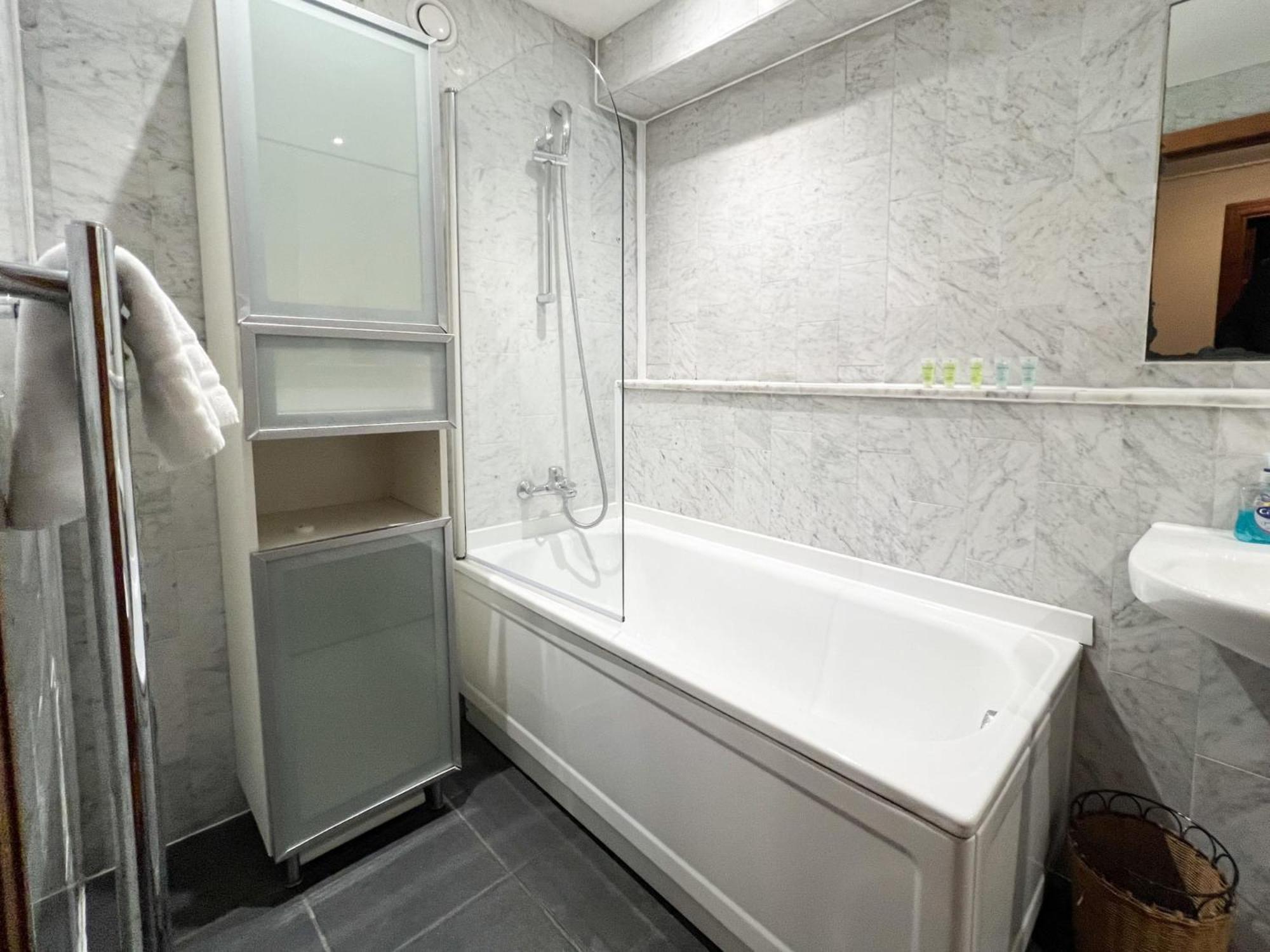 2br Flat Historic Centre Sleeps 5 Apartment *