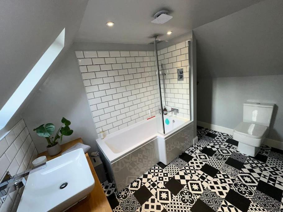 The Gate House - 3 Bed & Parking Edinburgh