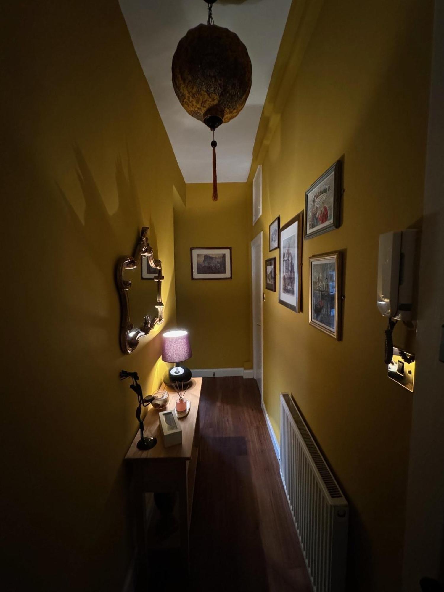 Apartment Two Bedroom With Free Side Street Parking 24 EDI