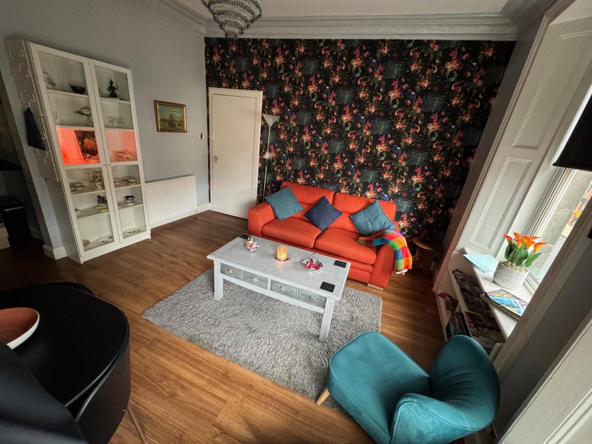 Two Bedroom With Free Side Street Parking 24 * EDI