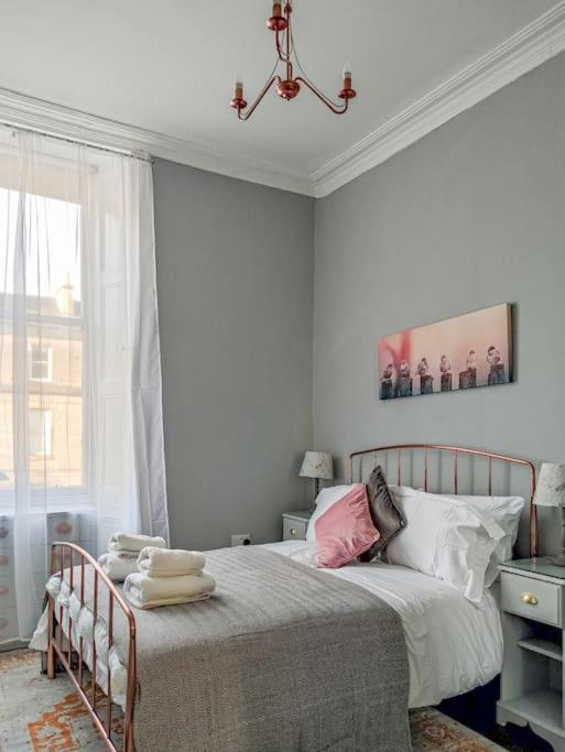 Beautiful Georgian New Town 2 Bed *
