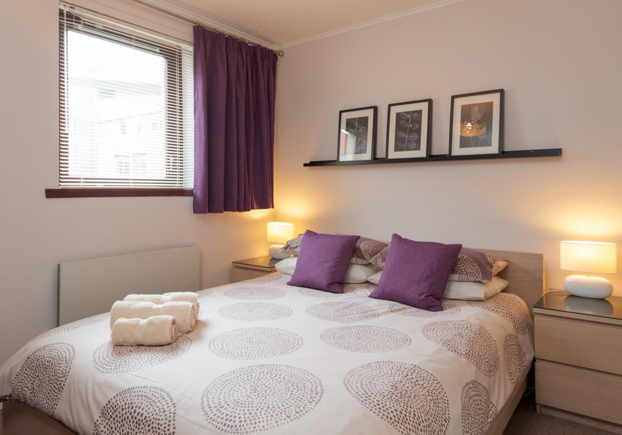 Logie Green Road * Edinburgh