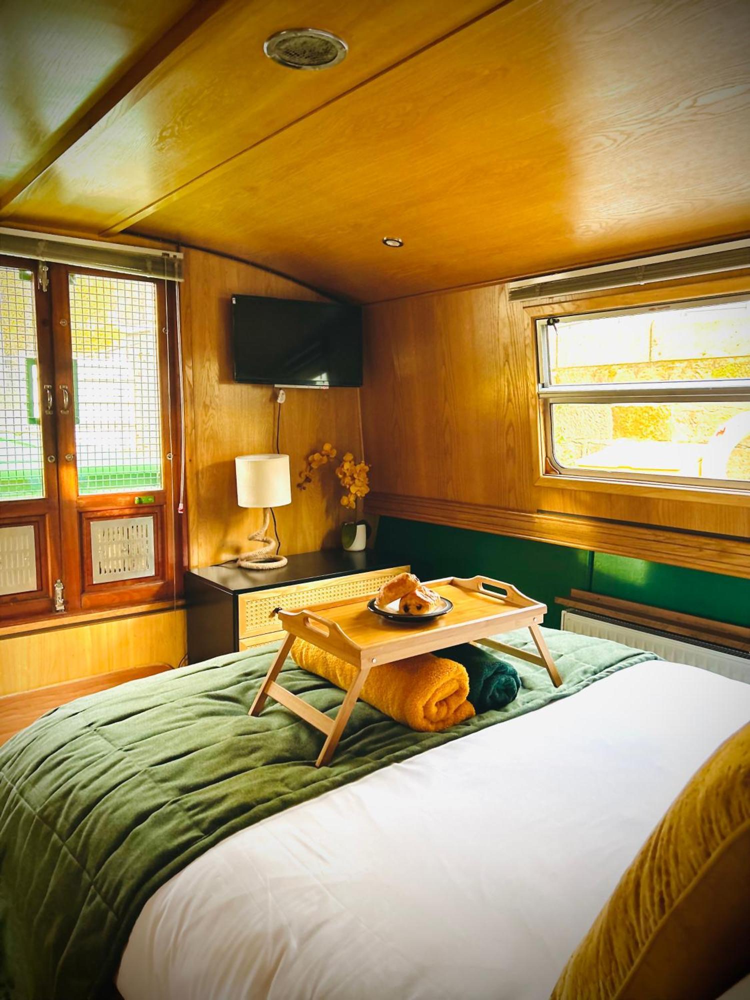 Botel - Houseboats Edinburgh